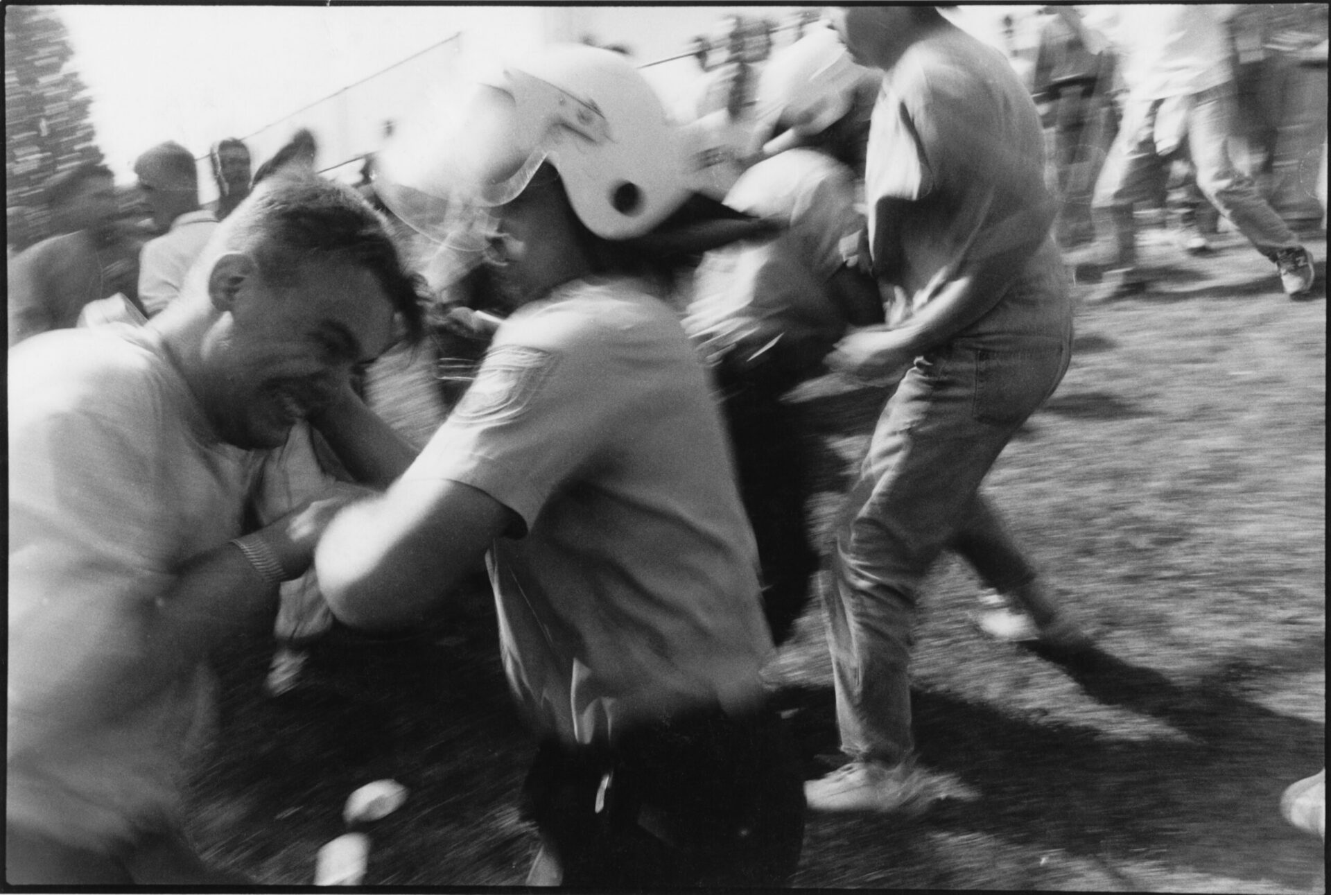 Wolfsburg fight, photographie de Harald Hauswald