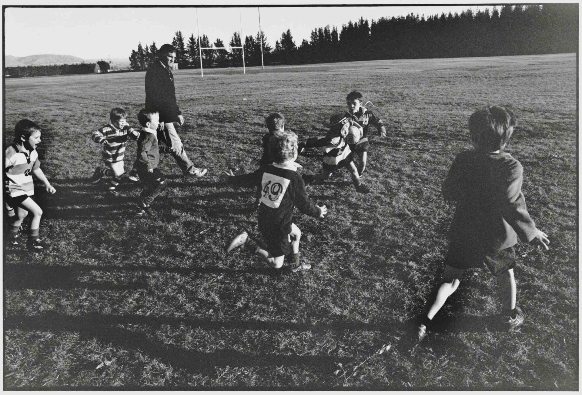 Boys running, photographie de Nick Danziger