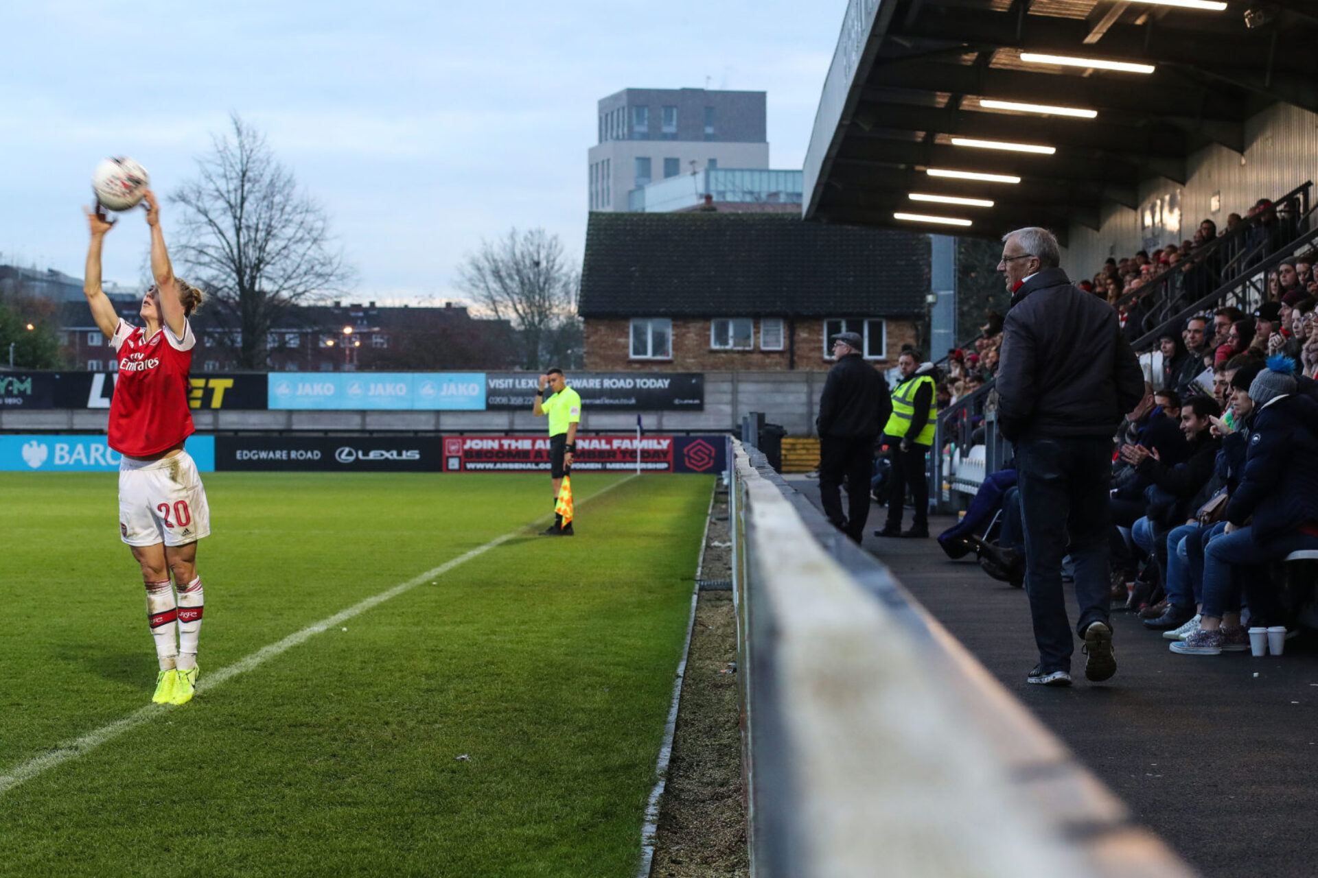 Arsenal 2, photographie de Charlotte Wilson